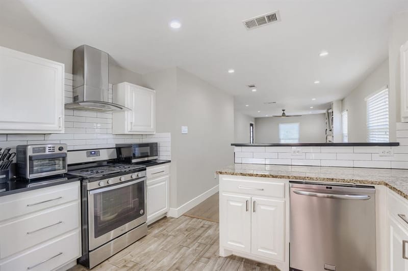 514 S Westmoreland Road, Dallas TX 75211 - Photo 10