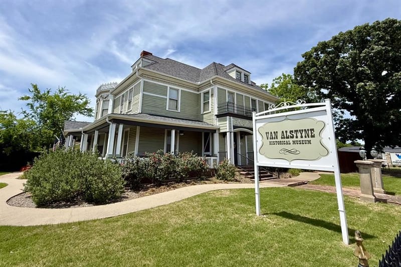 3126 Basswood Way, Van Alstyne TX 75495 - Photo 17