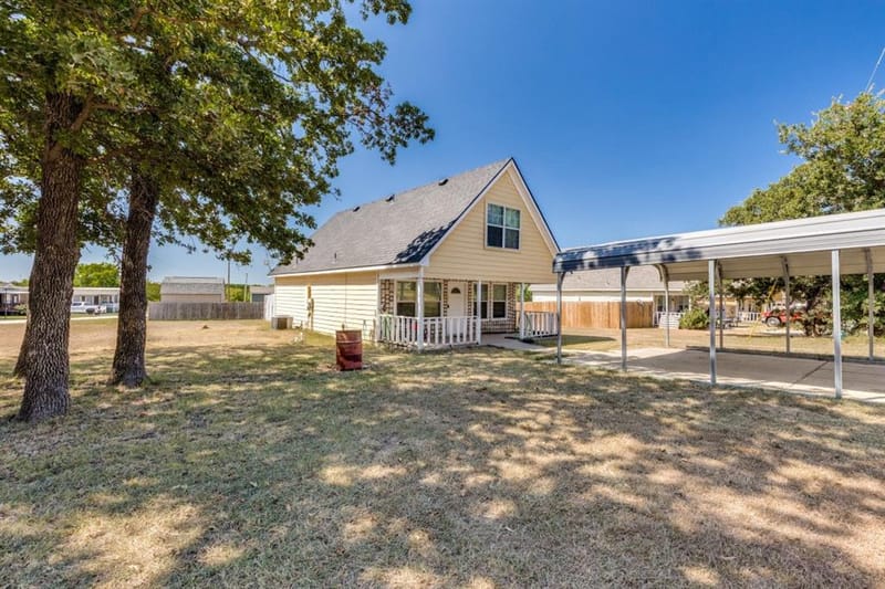 11001 Shady Oaks Drive, Runaway Bay TX 76426