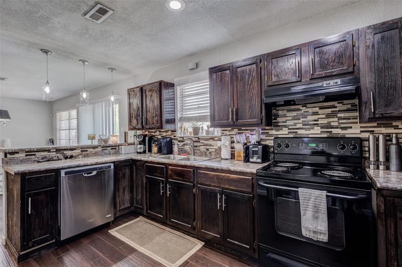 64 Somerset Terrace, Bedford TX 76022 - Photo 9