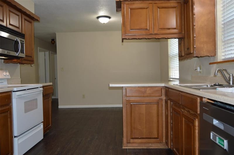3321 Eastland Avenue, Greenville TX 75402 - Photo 12