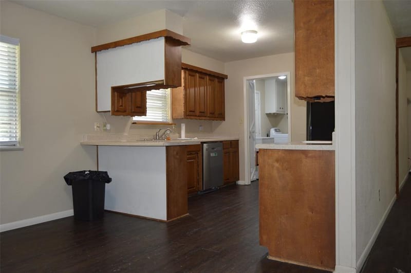 3321 Eastland Avenue, Greenville TX 75402 - Photo 8