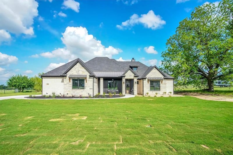 1028 Henry Way, Springtown TX 76082 - Photo 3