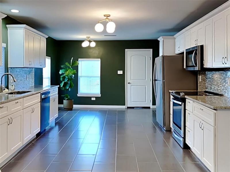 708 S Willomet Avenue, Dallas TX 75208 - Photo 2