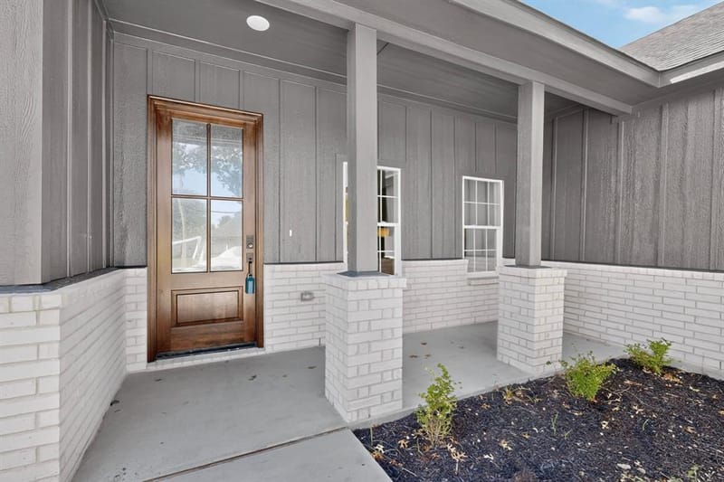 707 W Turner Street, Wolfe City TX 75496 - Photo 7