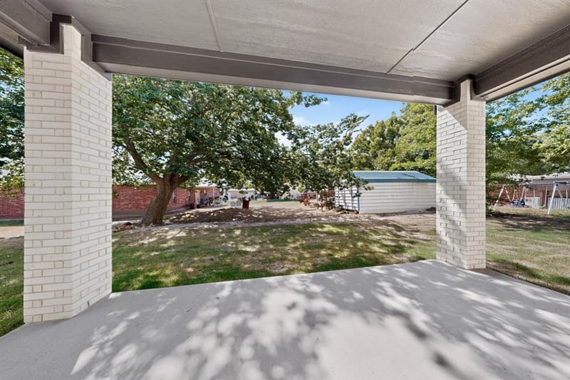 707 W Turner Street, Wolfe City TX 75496 - Photo 30