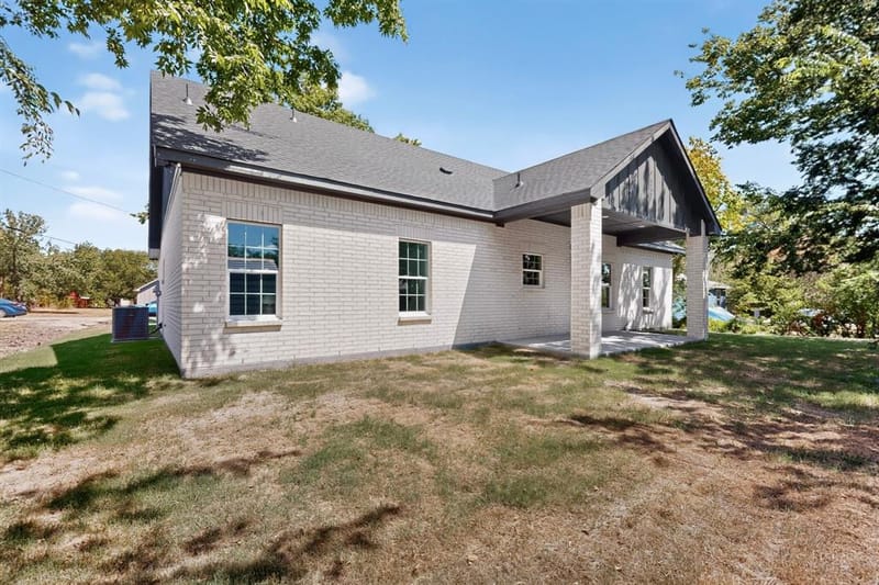 707 W Turner Street, Wolfe City TX 75496 - Photo 34