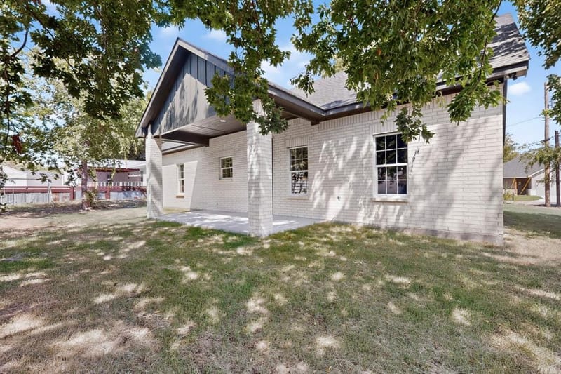 707 W Turner Street, Wolfe City TX 75496 - Photo 33