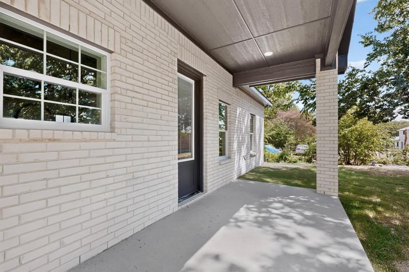 707 W Turner Street, Wolfe City TX 75496 - Photo 31