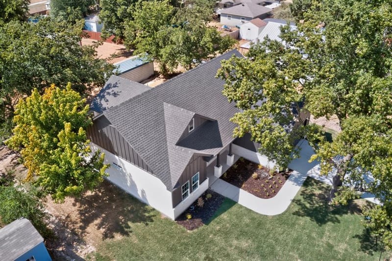 707 W Turner Street, Wolfe City TX 75496 - Photo 4