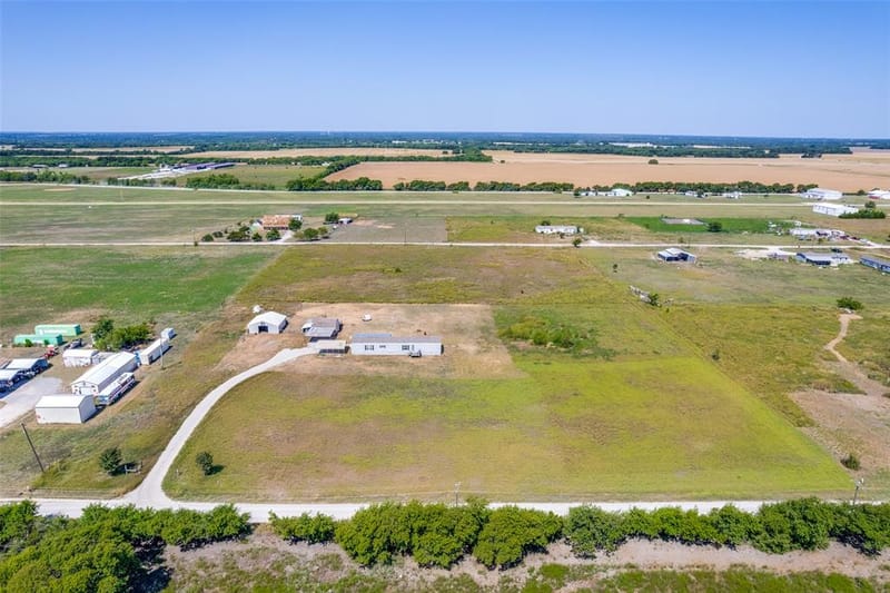 408 County Road 4415, Whitewright TX 75491