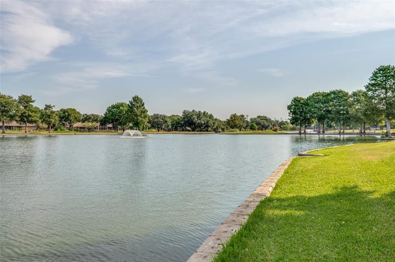 9 Country Lake Drive, Carrollton TX 75006 - Photo 3
