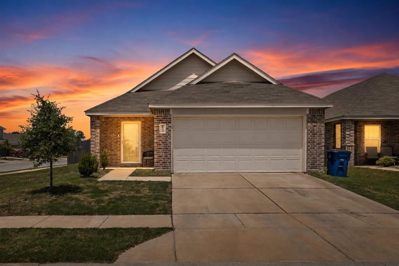 1600 Luke Street, Ennis TX 75119
