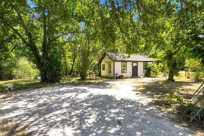 2000 Parrish Street, Bellmead TX 76705 - Photo 2
