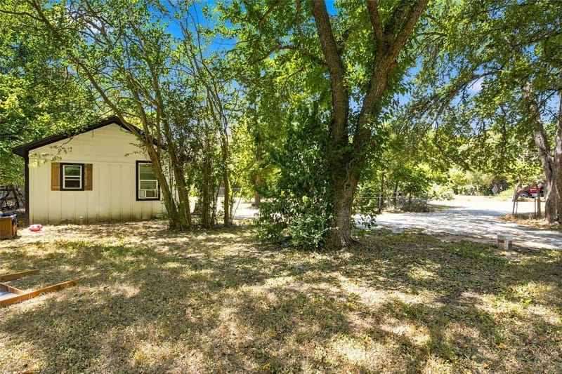 2000 Parrish Street, Bellmead TX 76705 - Photo 4