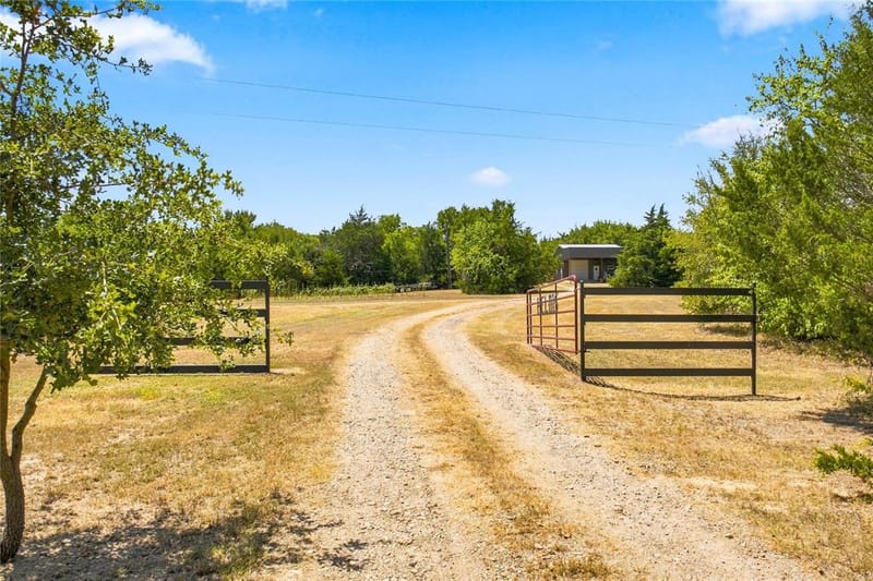2375 County Road 3080, Ben Franklin TX 75415 - Photo 32