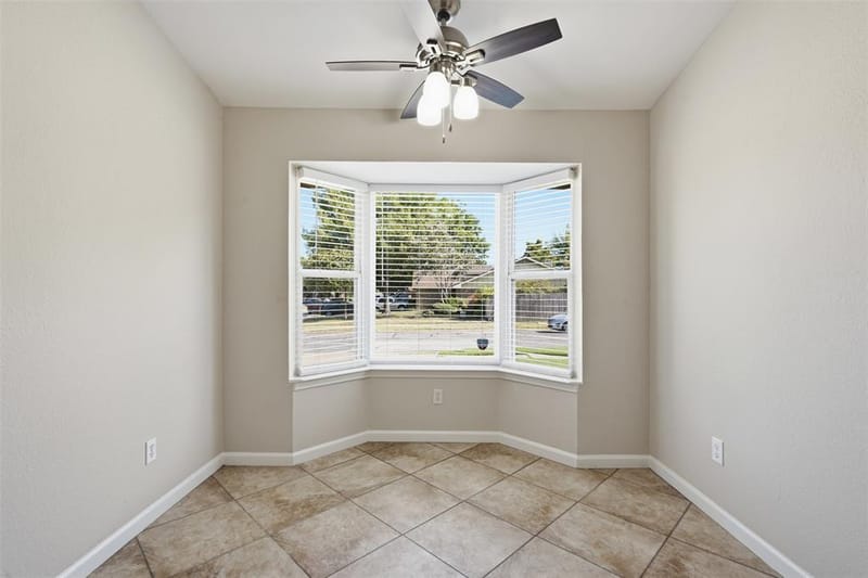 2606 Worth Forest Court, Arlington TX 76016 - Photo 11