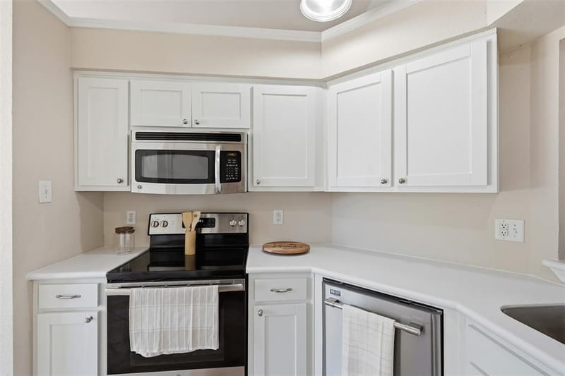 2606 Worth Forest Court, Arlington TX 76016 - Photo 8