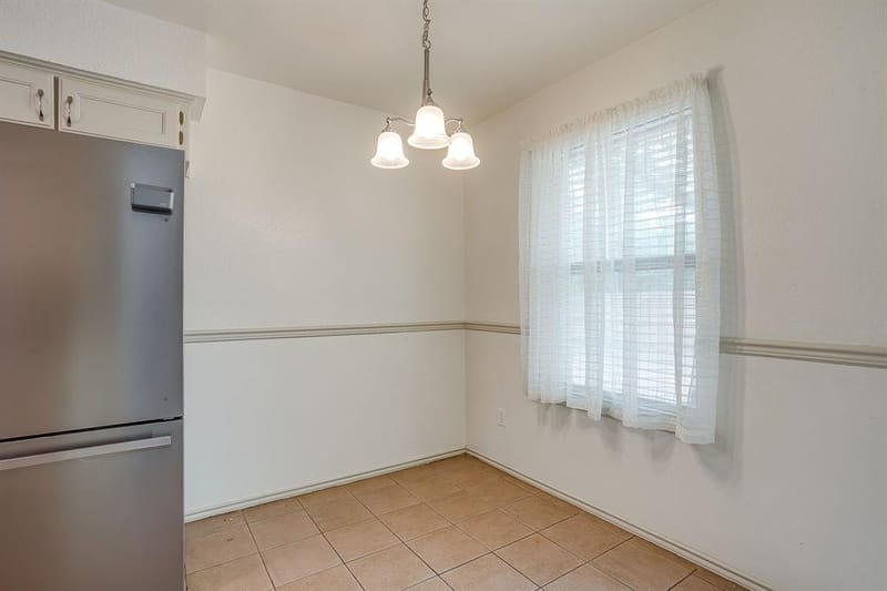 2610 N Casa Blanca Court, Arlington TX 76015 - Photo 12