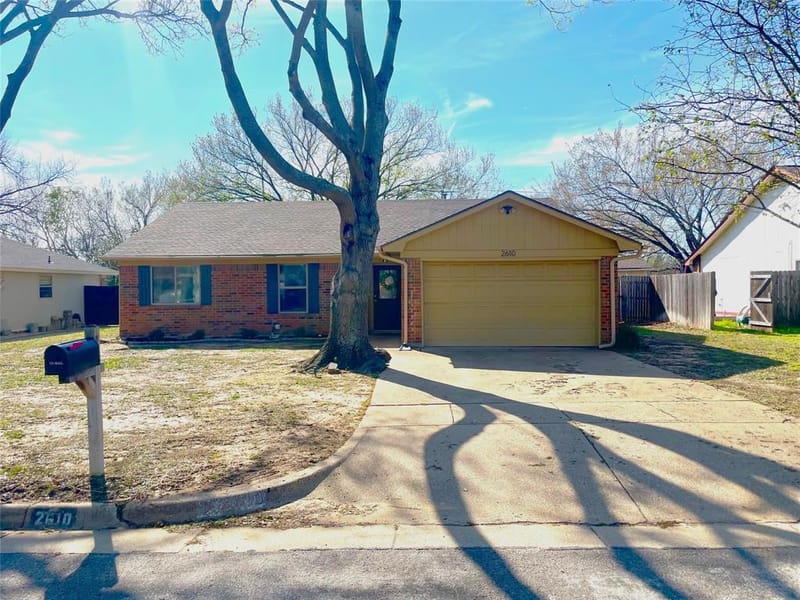 2610 N Casa Blanca Court, Arlington TX 76015