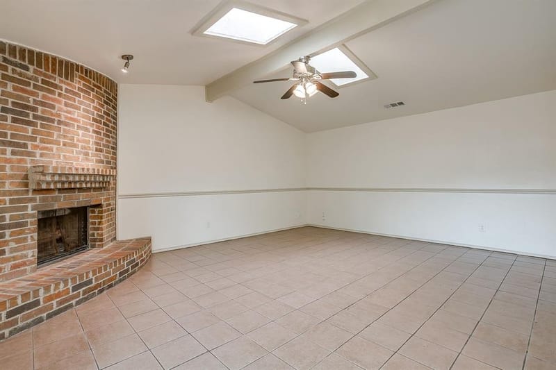 2610 N Casa Blanca Court, Arlington TX 76015 - Photo 9