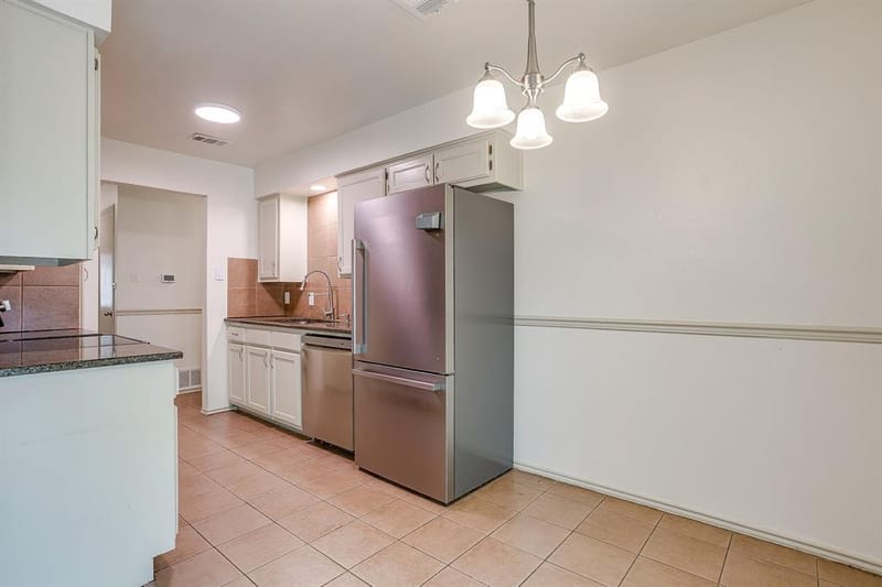 2610 N Casa Blanca Court, Arlington TX 76015 - Photo 10