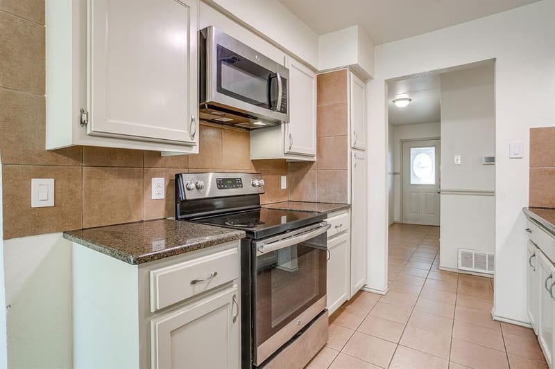 2610 N Casa Blanca Court, Arlington TX 76015 - Photo 14