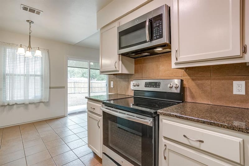 2610 N Casa Blanca Court, Arlington TX 76015 - Photo 15
