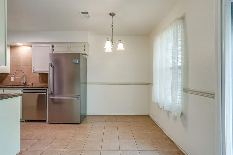 2610 N Casa Blanca Court, Arlington TX 76015 - Photo 11