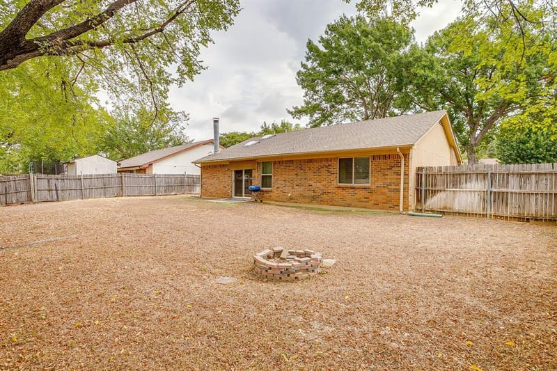 2610 N Casa Blanca Court, Arlington TX 76015 - Photo 31