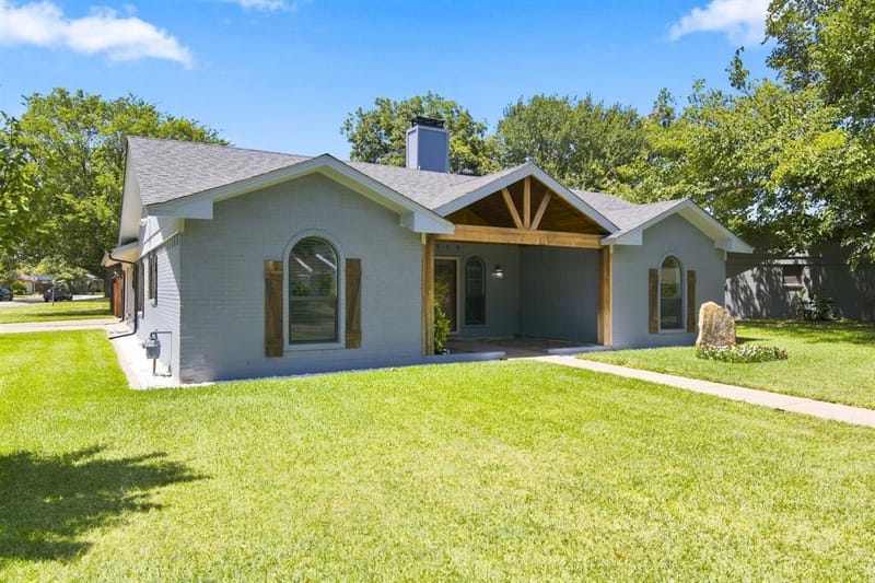 6909 Sandalwood Lane, Fort Worth TX 76116