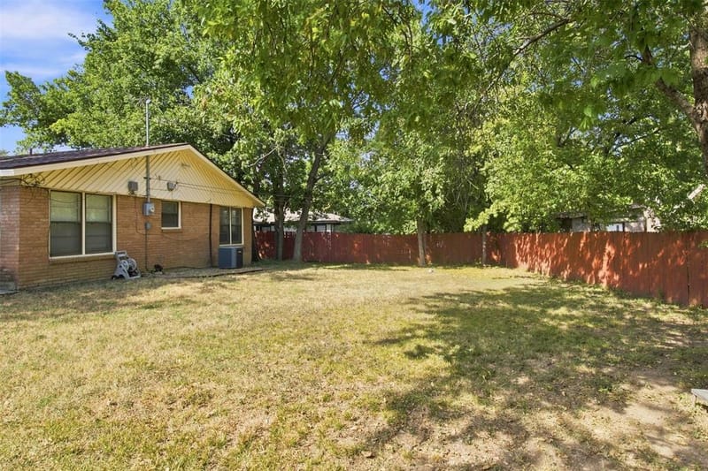 1817 Ellington Drive, Fort Worth TX 76112 - Photo 26