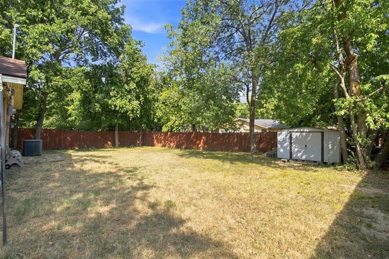 1817 Ellington Drive, Fort Worth TX 76112 - Photo 25