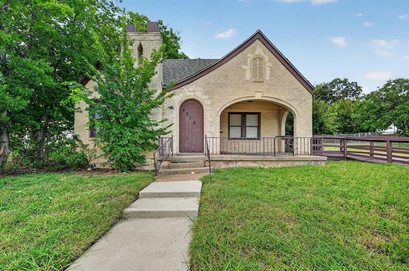 2813 E Rosedale Street, Fort Worth TX 76105 - Photo 3