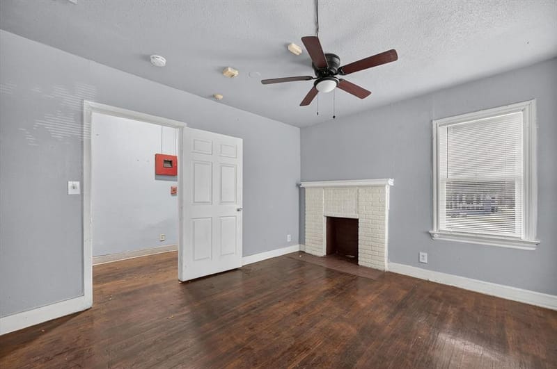 2813 E Rosedale Street, Fort Worth TX 76105 - Photo 9