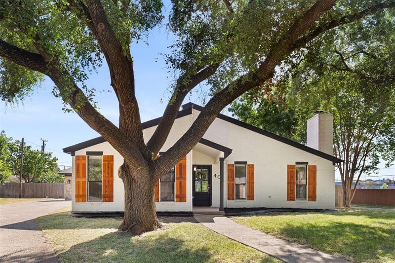401 Lindenwood Lane W, Hewitt TX 76643 - Photo 2