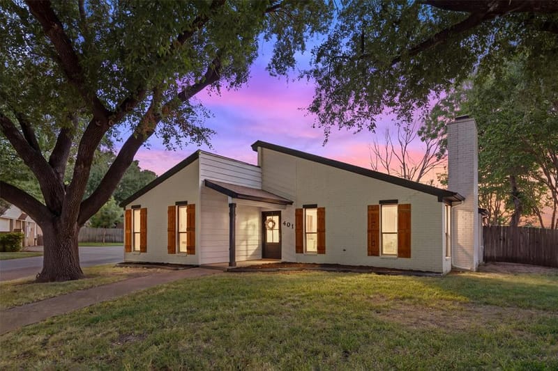 401 Lindenwood Lane W, Hewitt TX 76643