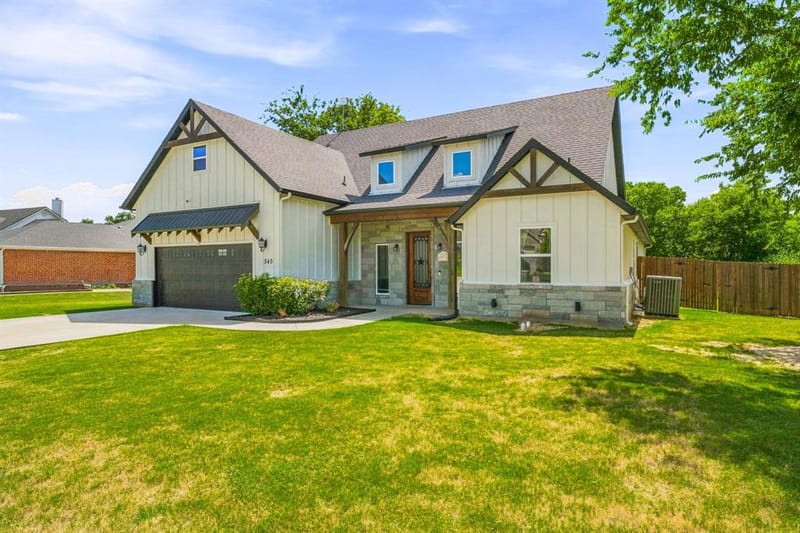 545 Mckittrick Court, Godley TX 76044 - Photo 3