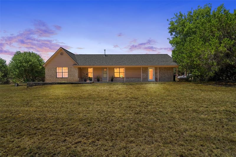 271 County Road 3580, China Spring TX 76633
