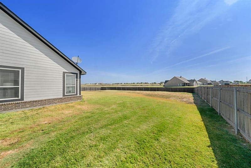 107 Red Cliff Court, Rhome TX 76078 - Photo 32
