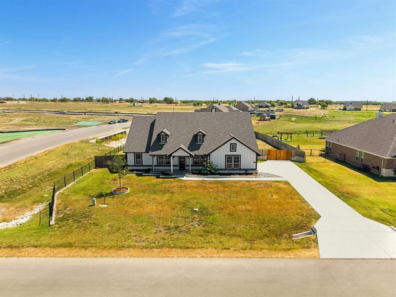 107 Red Cliff Court, Rhome TX 76078 - Photo 35