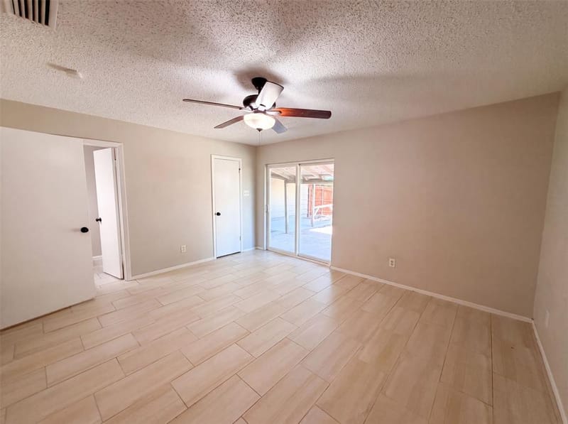 922 Meadowdale Circle, Garland TX 75043 - Photo 6