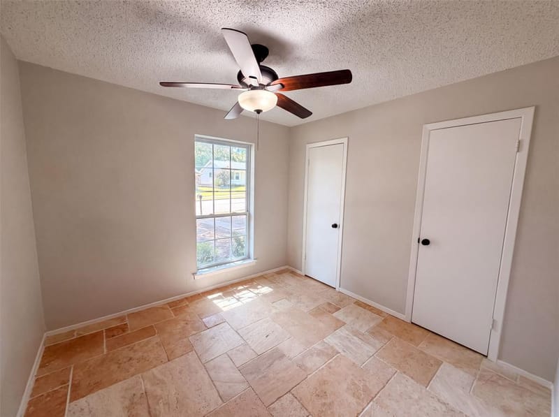 922 Meadowdale Circle, Garland TX 75043 - Photo 7