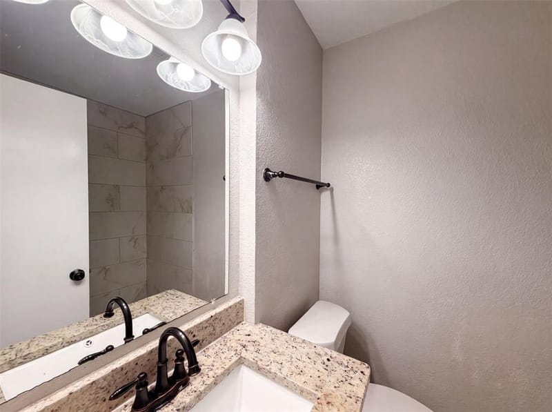 922 Meadowdale Circle, Garland TX 75043 - Photo 8