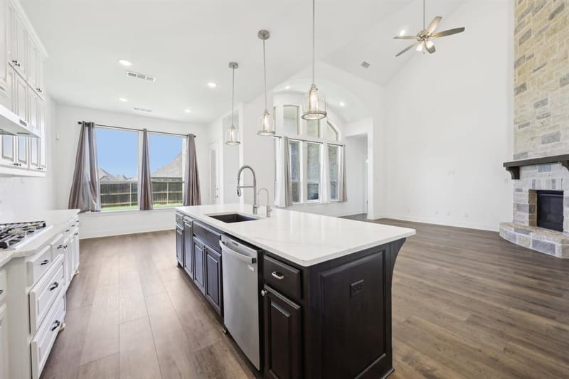 4101 Hawthorn Drive, Aubrey TX 76227 - Photo 9