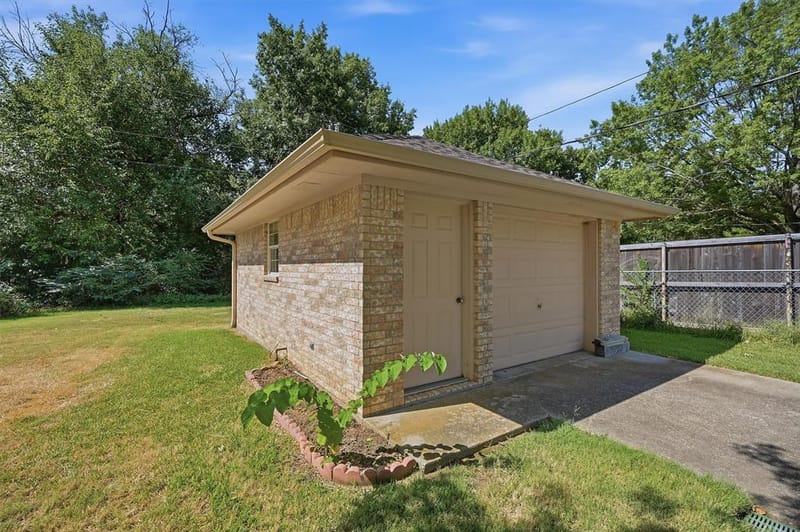 2416 Jolinda Lane, Whitesboro TX 76273 - Photo 39