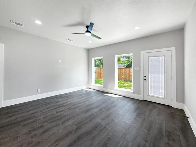 2130 Kathleen Avenue, Dallas TX 75216 - Photo 6