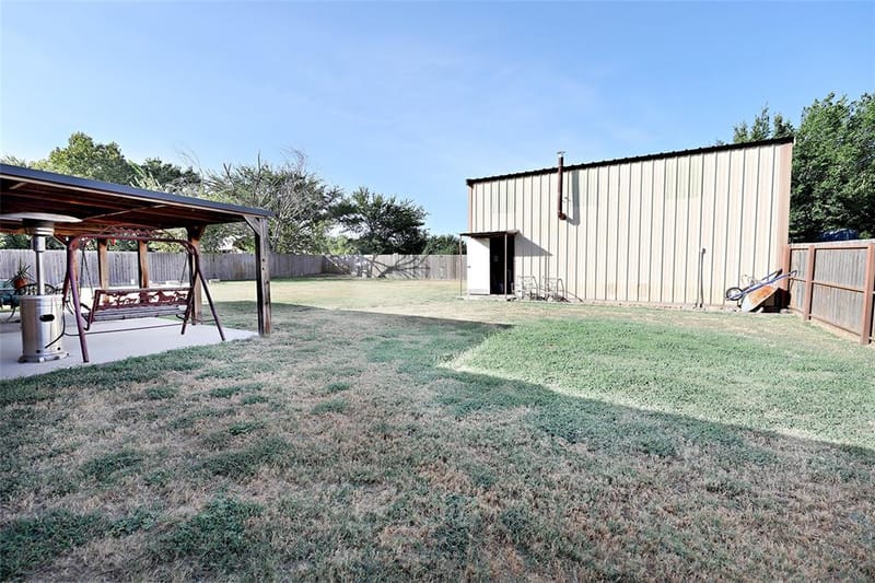 251 Alicia Street, Bowie TX 76230 - Photo 23