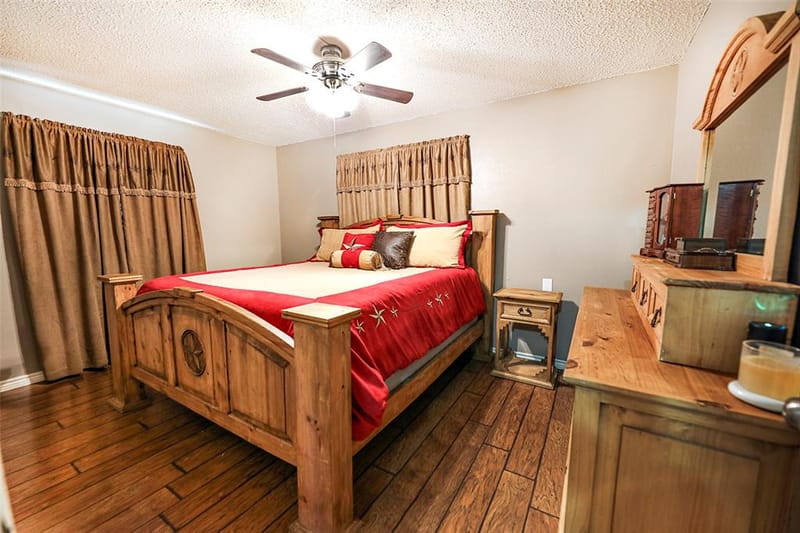 251 Alicia Street, Bowie TX 76230 - Photo 17