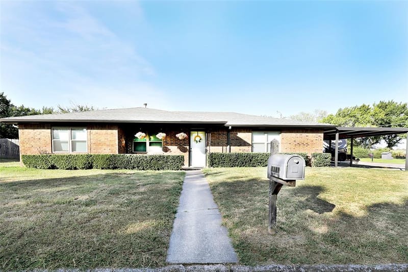 251 Alicia Street, Bowie TX 76230